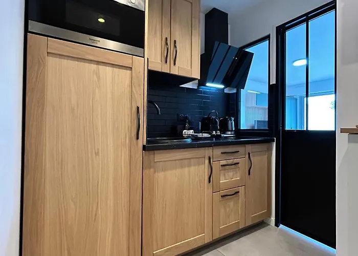 Апартаменти Face / Centre