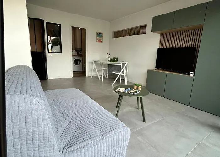 Апартаменти Face / Centre *